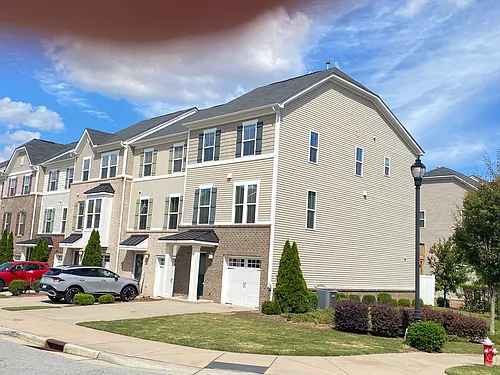 704 Suffield Way Photo 1
