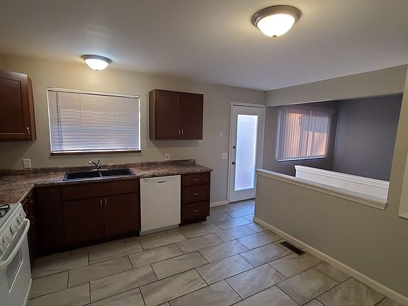 Kitchen Pic #2