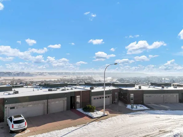 6 W Palisades Way NE, Medicine Hat, AB T1C 2B4