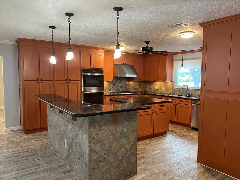 9614 Greenwillow St — Photo 15