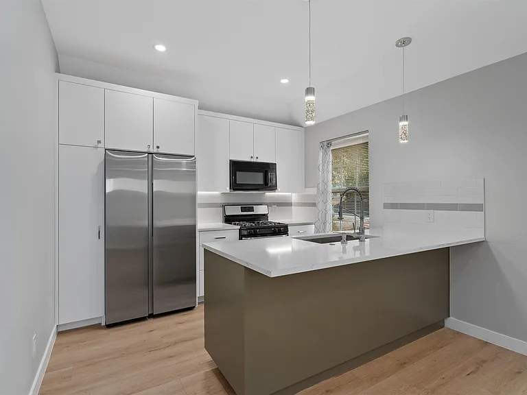 10004 1/2 Gail Rd — Photo 7