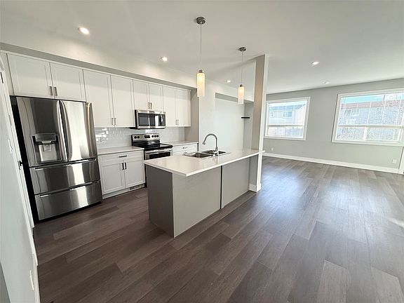 3rd image of 1611 Phillips St