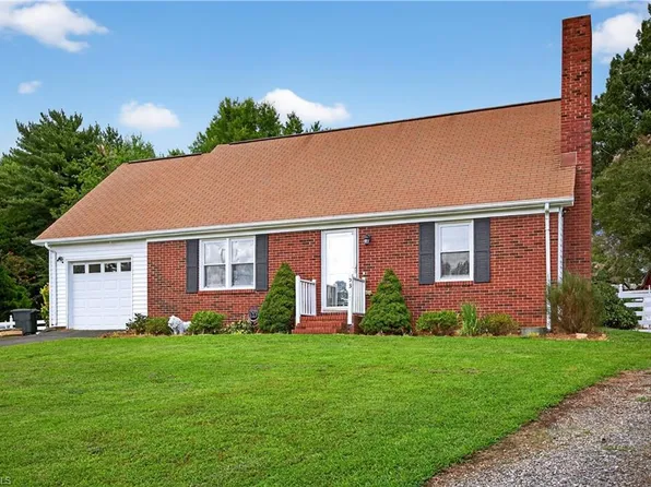 5311 Albany Cir, Tobaccoville, NC 27050