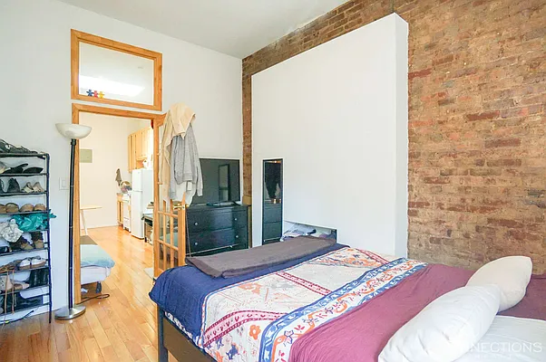 Rented by City Connections Realty | media 16