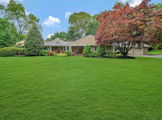 7 Harmony Rd, Huntington, NY 11743