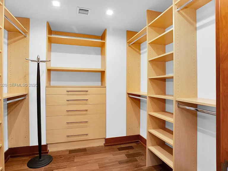 2475 S Bayshore Dr — Photo 22