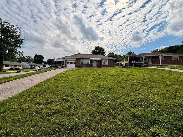 11 Rose Ct — Photo 50
