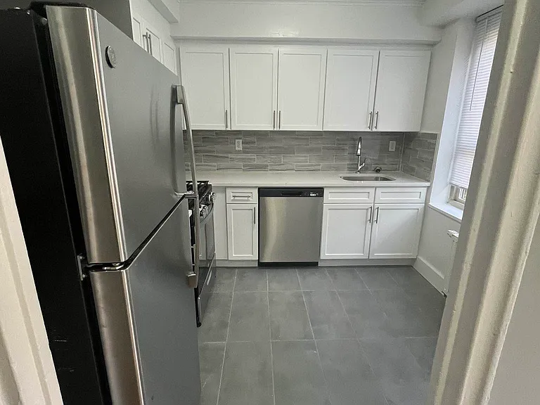 185-15 64th Ave #1 — Photo 3