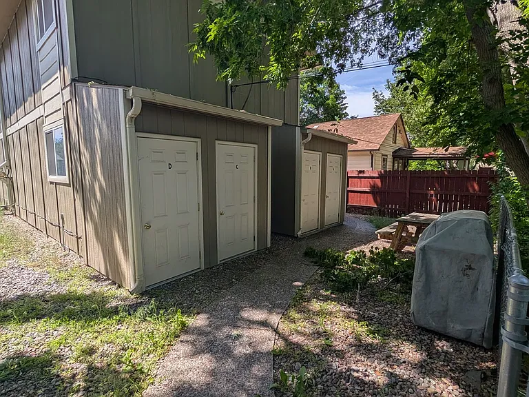 1730 S 5th St W — Photo 11