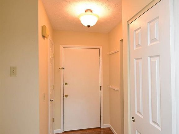 4th image of 5021 Columbia Cir #15-63