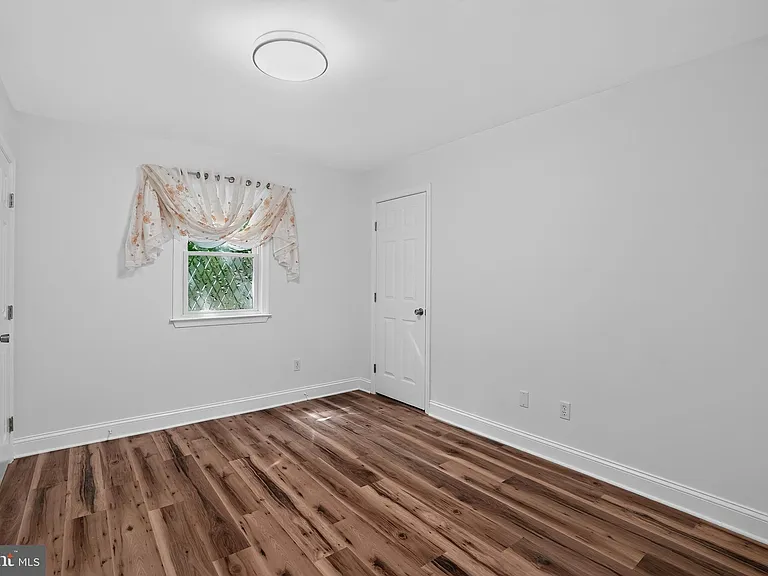 137 Walker Ln — Photo 19