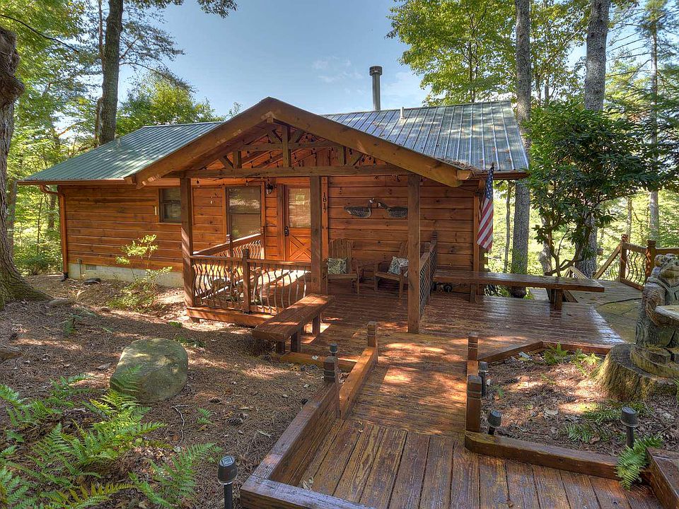 1st image of 1817 Hidden Lake Dr