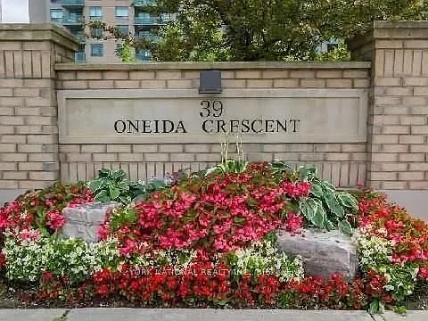 39 Oneida Cres #408