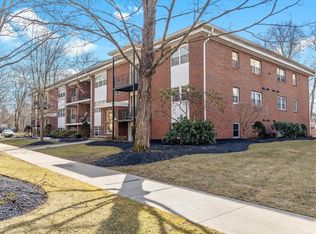 32 Pleasant Dr APT 24, Stoughton, MA 02072