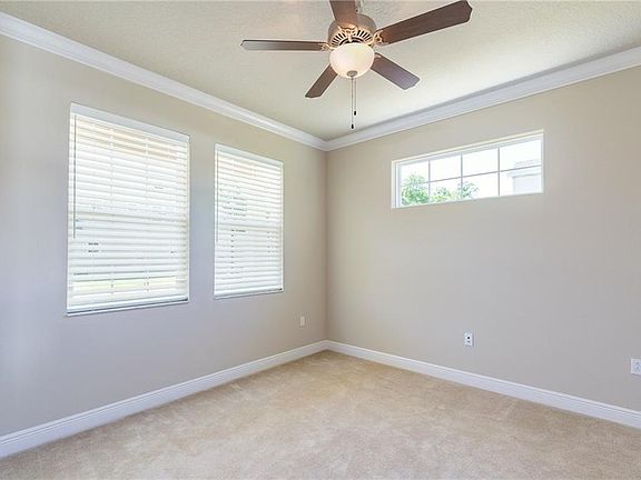 5th image of 7101 Park Tree Dr