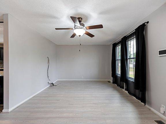 5th image of 208 Bass Dr