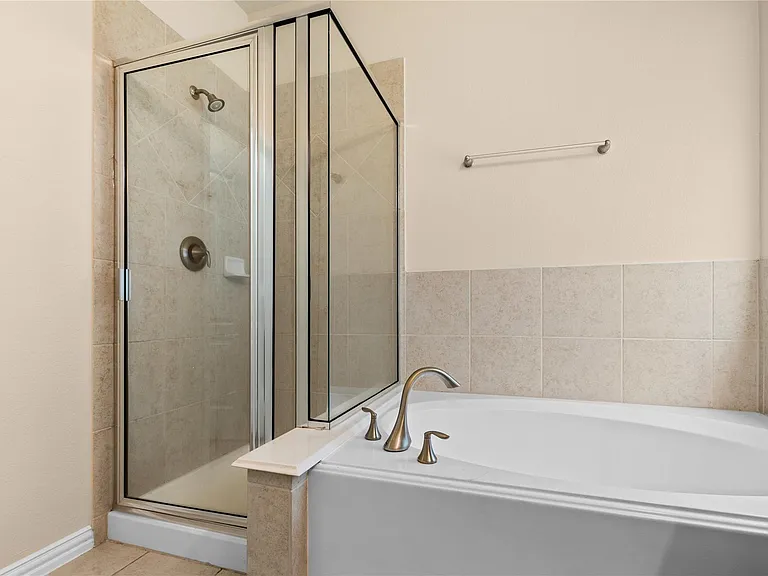 22810 Highland Bluff Ln — Photo 15