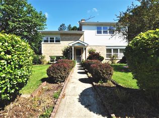 910 Hollywood Ave, Des Plaines, IL