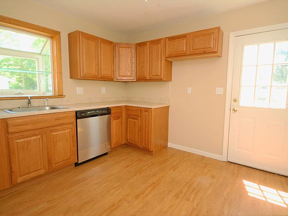 2nd image of 802 Boesel Ave