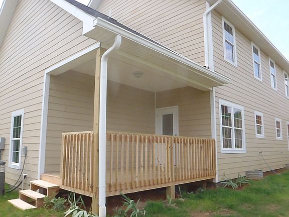 3rd image of 624 Saint Andrews Dr