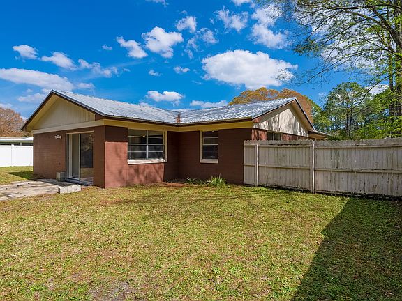 5th image of 379 Graciela Cir