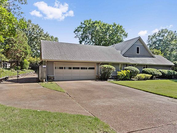 3rd image of 434 Birchbark Ln