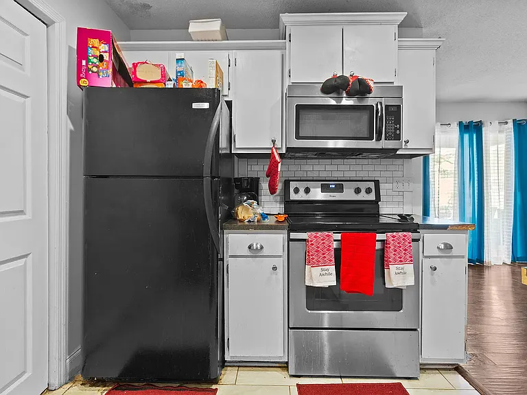 4148 Hickory Ln #A — Photo 3