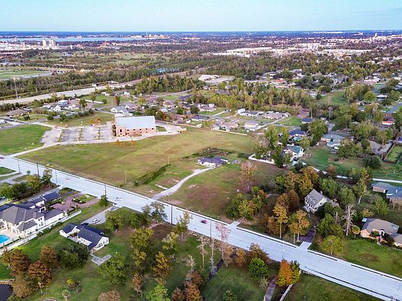 3rd image of 3609 W Prien Lake Rd