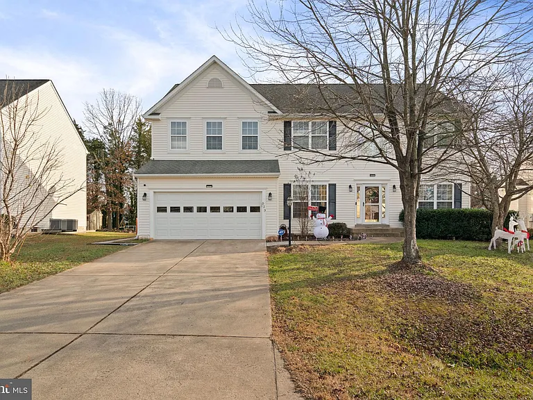 523 Windermere Dr — Photo 1