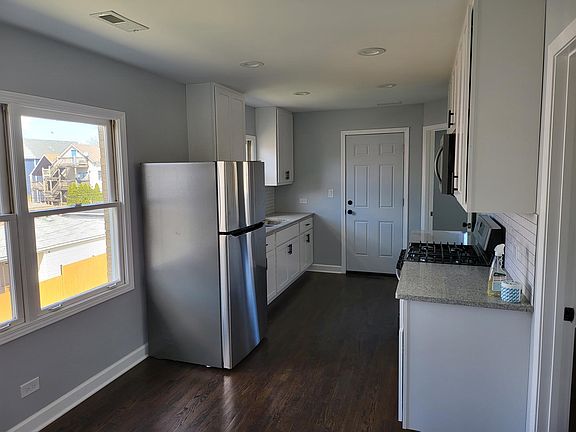 2nd image of 2817 N Avers Ave #2