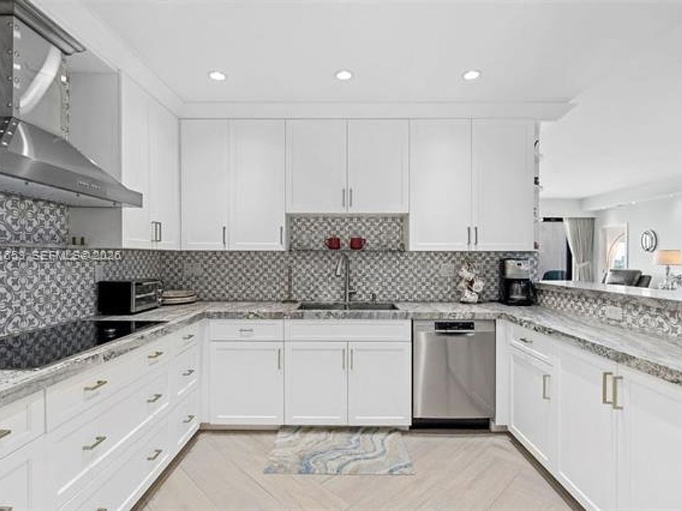 1st image of 201 Crandon Blvd #Cu-739