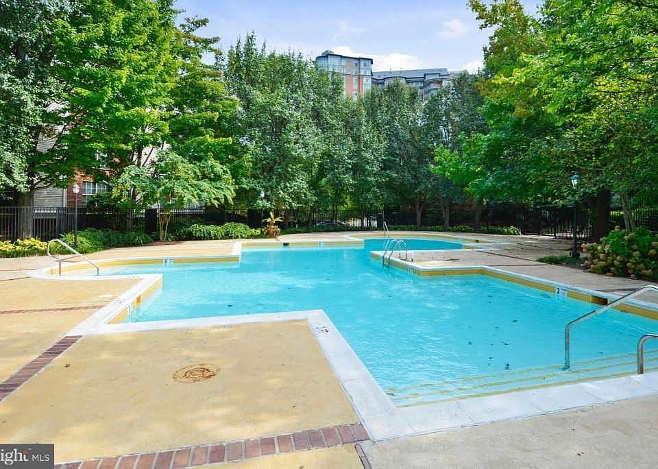 Community pool