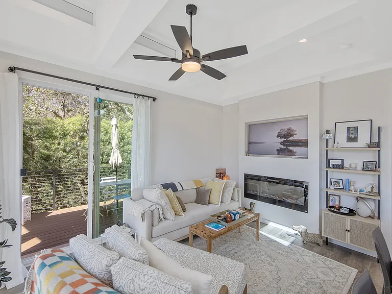 313 Raymond St #B — Photo 6