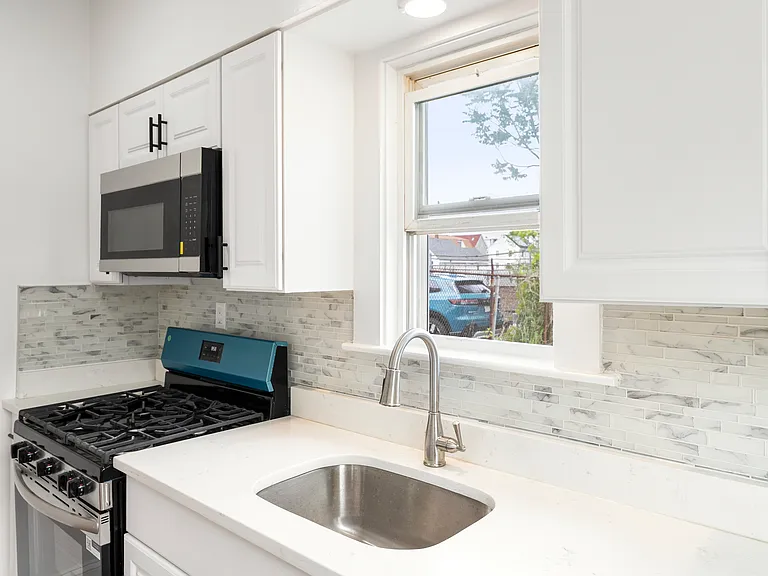 16 Oakes St #2 — Photo 13