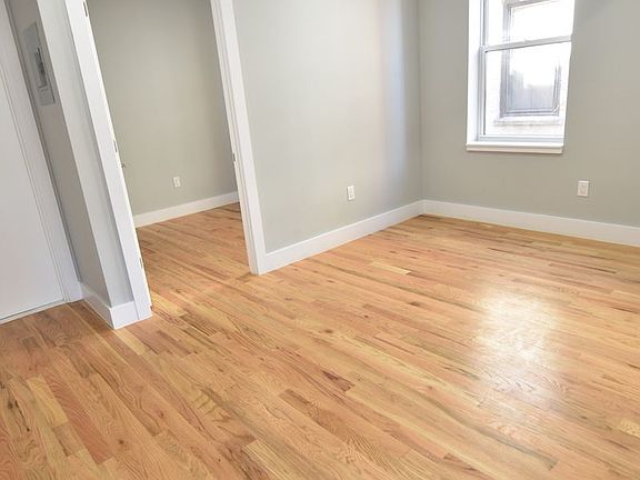 4th image of 1667 Popham Ave #3A