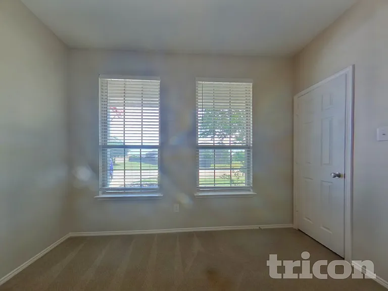 3005 Glenrose Dr — Photo 9