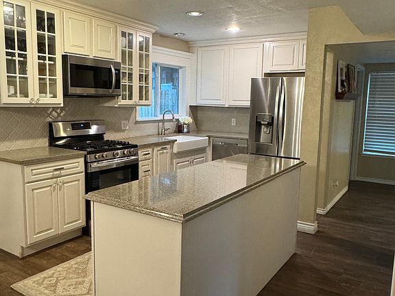 4th image of 3319 Shady Springs Dr