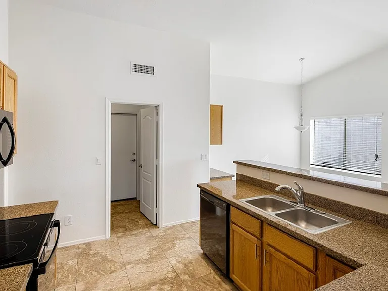 3106 N Sea Pnes — Photo 8