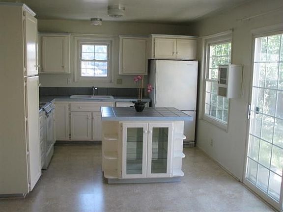 3rd image of 2288 Osprey Dr