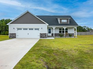 402 Isabel Ct, Hubert, NC 28539