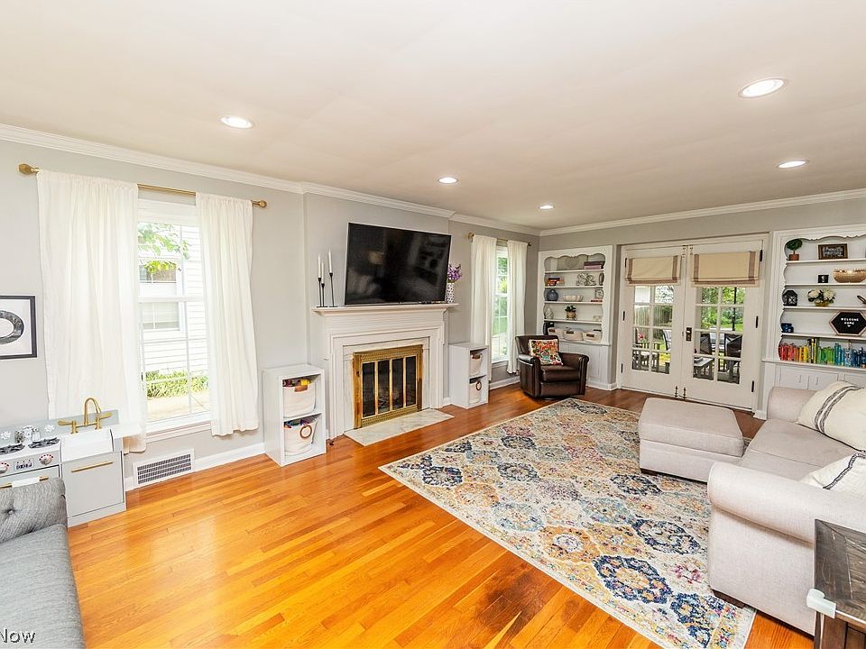 2299 Loyola Rd, University Heights, OH 44118 Zillow