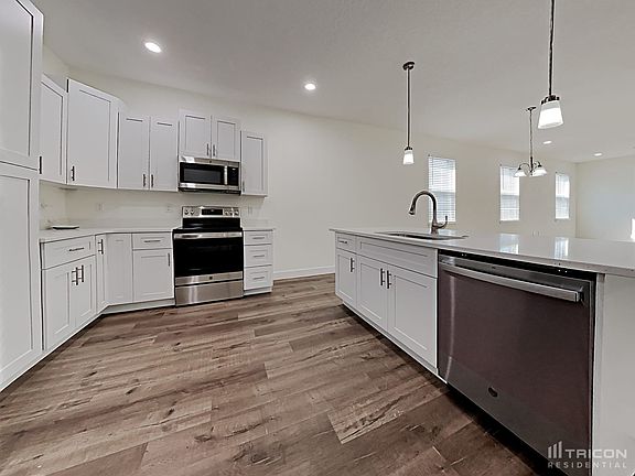 5th image of 829 Land Ave