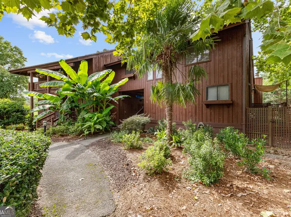 12 Fairway Ln, Peachtree City, GA 30269