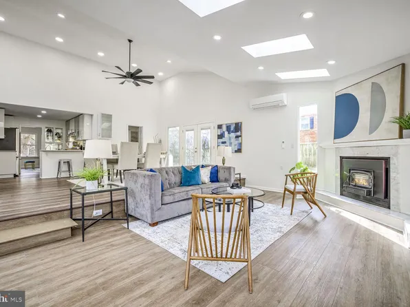 8620 Falls Rd, Rockville, MD 20854