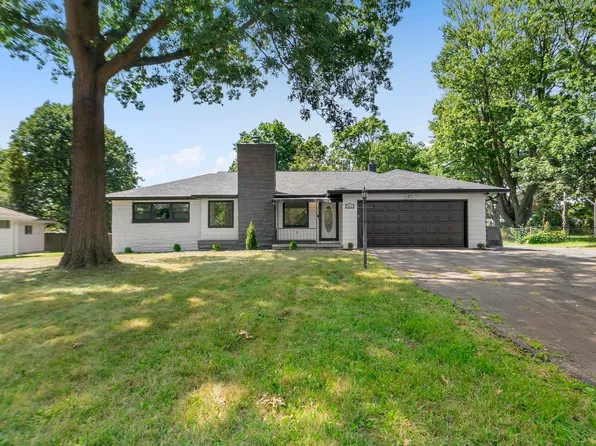 4013 Buesching Dr, Fort Wayne, IN 46815