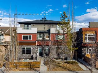 4728 SW 17th Ave NW #1, Calgary, AB T3B 0P5