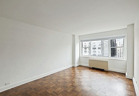 5th image of 215 E 68th St APT 21D