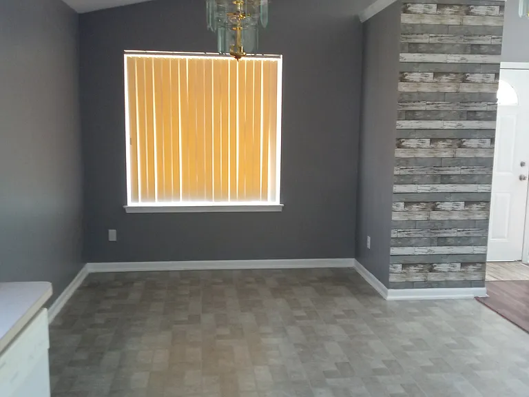 5668 Polk St — Photo 2