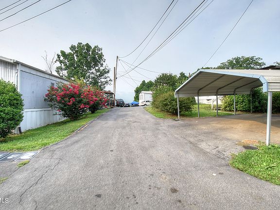 2nd image of 2009 Greenway St