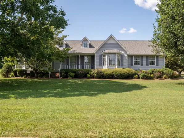 716 Douglas Dr, Lawrenceburg, TN 38464